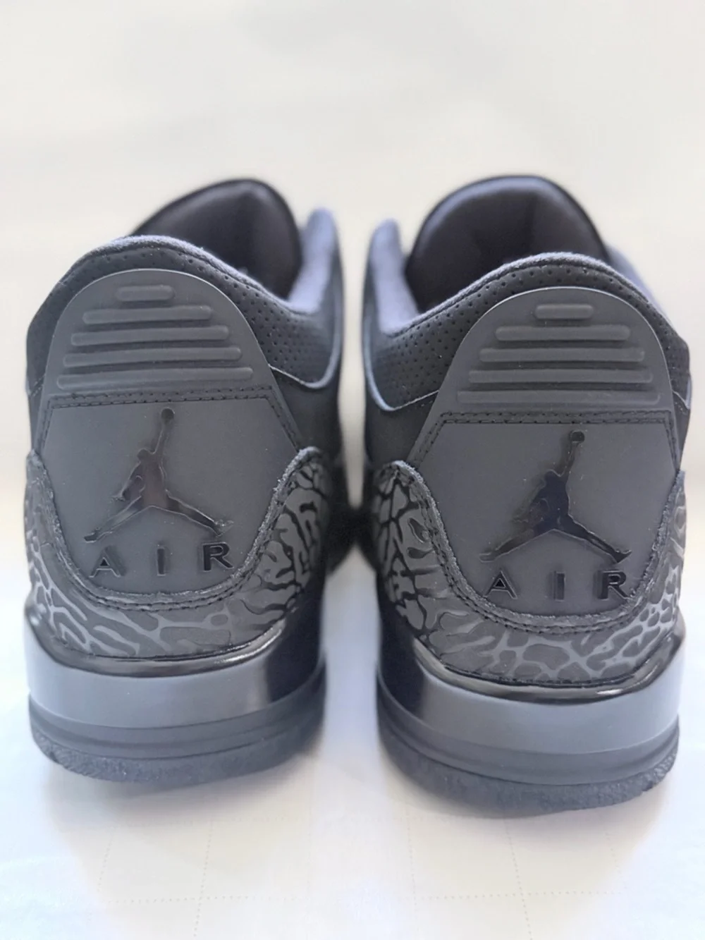 Jordan Men's Black Low-Top Sneakers - Picture 2 of 4